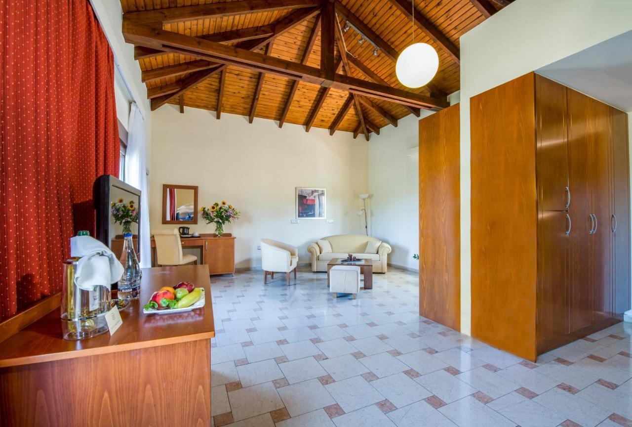 Eria Resort For People With Special Abilities Maleme  Bagian luar foto